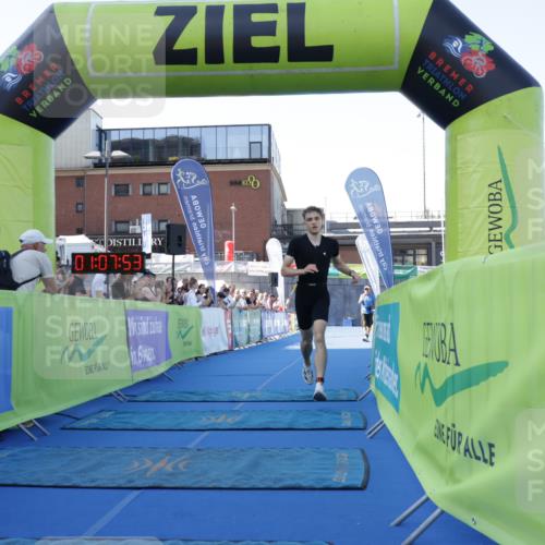 09.08.2026 - GEWOBA Citytriathlon Bremen Yannick Fuchs http://msf.ph/oto/9932202 09.08.2026 11:07:57 Ziel 310 meine-sportfotos.de