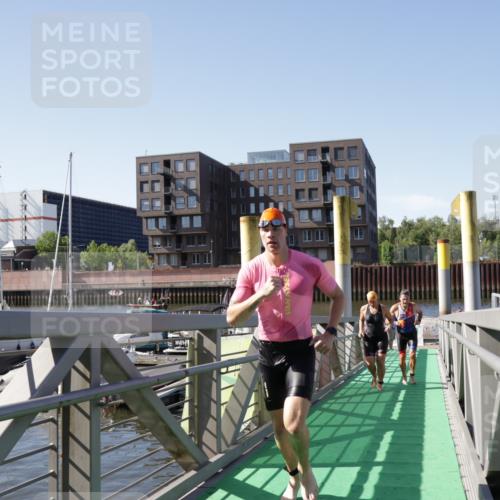 09.08.2026 - GEWOBA Citytriathlon Bremen Yannick Fuchs http://msf.ph/oto/9932203 09.08.2026 10:22:08 Schwimmen 221, 419, 461, 467, 477, 483, 487, 493, 495, 501, 508, 514 meine-sportfotos.de