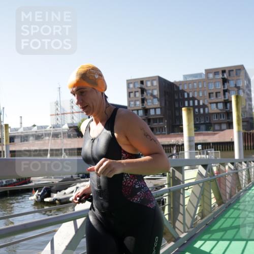 09.08.2026 - GEWOBA Citytriathlon Bremen Yannick Fuchs http://msf.ph/oto/9932215 09.08.2026 10:22:13 Schwimmen 221, 419, 461, 477, 483, 487, 493, 495, 501, 508 meine-sportfotos.de