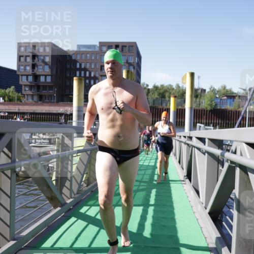 09.08.2026 - GEWOBA Citytriathlon Bremen Yannick Fuchs http://msf.ph/oto/9932229 09.08.2026 10:22:23 Schwimmen 7, 59, 125, 221, 419, 448, 460, 487, 493, 510 meine-sportfotos.de