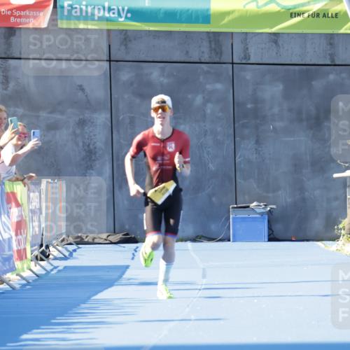 09.08.2026 - GEWOBA Citytriathlon Bremen Yannick Fuchs http://msf.ph/oto/9932230 09.08.2026 11:09:47 Ziel 287 meine-sportfotos.de