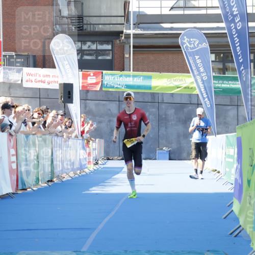 09.08.2026 - GEWOBA Citytriathlon Bremen Yannick Fuchs http://msf.ph/oto/9932235 09.08.2026 11:09:49 Ziel 287 meine-sportfotos.de