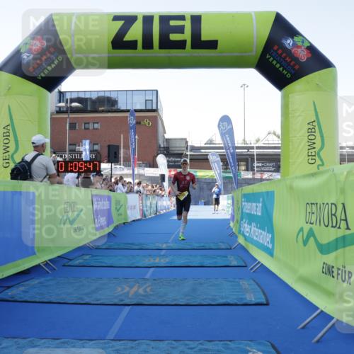 09.08.2026 - GEWOBA Citytriathlon Bremen Yannick Fuchs http://msf.ph/oto/9932239 09.08.2026 11:09:51 Ziel 287 meine-sportfotos.de