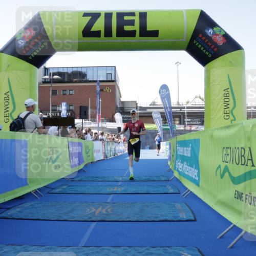 09.08.2026 - GEWOBA Citytriathlon Bremen Yannick Fuchs http://msf.ph/oto/9932242 09.08.2026 11:09:51 Ziel 287 meine-sportfotos.de