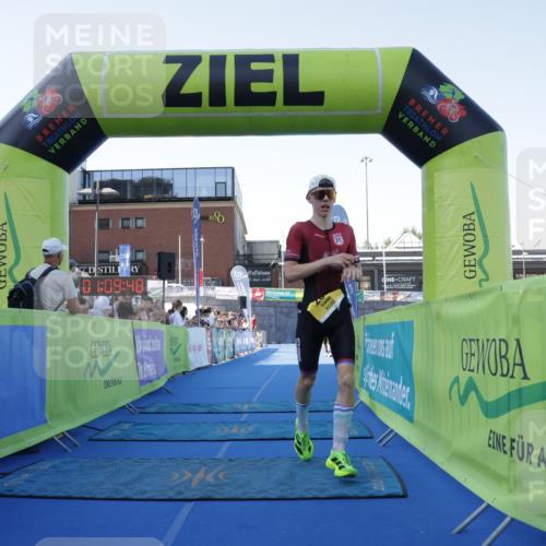 09.08.2026 - GEWOBA Citytriathlon Bremen Yannick Fuchs http://msf.ph/oto/9932247 09.08.2026 11:09:52 Ziel 287 meine-sportfotos.de
