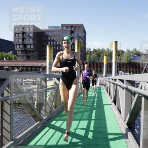 09.08.2026 - GEWOBA Citytriathlon Bremen Yannick Fuchs http://msf.ph/oto/9932265 09.08.2026 10:22:32 Schwimmen 1, 7, 25, 59, 125, 239, 448, 460, 476, 504, 510 meine-sportfotos.de