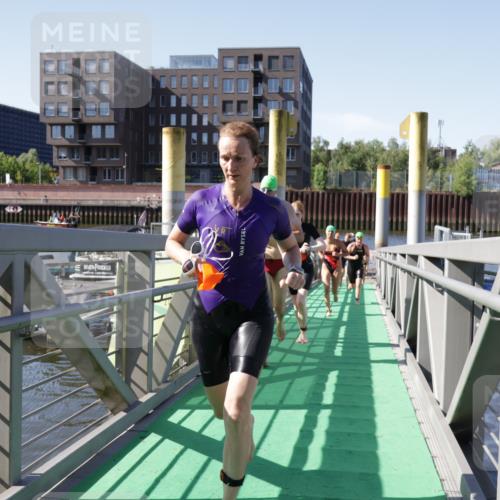 09.08.2026 - GEWOBA Citytriathlon Bremen Yannick Fuchs http://msf.ph/oto/9932269 09.08.2026 10:22:34 Schwimmen 1, 7, 25, 59, 125, 173, 239, 439, 448, 460, 476, 504, 510 meine-sportfotos.de