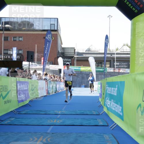 09.08.2026 - GEWOBA Citytriathlon Bremen Yannick Fuchs http://msf.ph/oto/9932270 09.08.2026 11:10:16 Ziel 351 meine-sportfotos.de