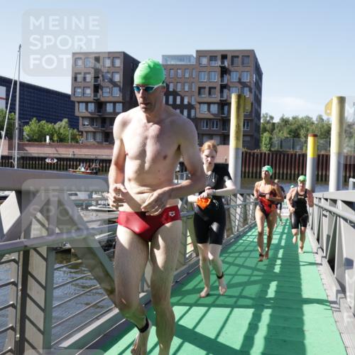 09.08.2026 - GEWOBA Citytriathlon Bremen Yannick Fuchs http://msf.ph/oto/9932275 09.08.2026 10:22:35 Schwimmen 1, 7, 25, 39, 59, 125, 173, 239, 413, 439, 448, 460, 476, 504, 510 meine-sportfotos.de