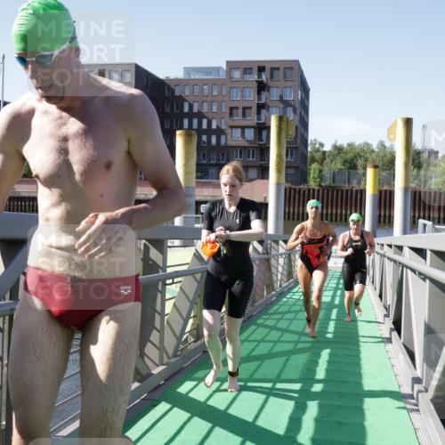 09.08.2026 - GEWOBA Citytriathlon Bremen Yannick Fuchs http://msf.ph/oto/9932276 09.08.2026 10:22:35 Schwimmen 1, 7, 25, 39, 59, 125, 173, 239, 413, 439, 448, 460, 476, 504, 510 meine-sportfotos.de