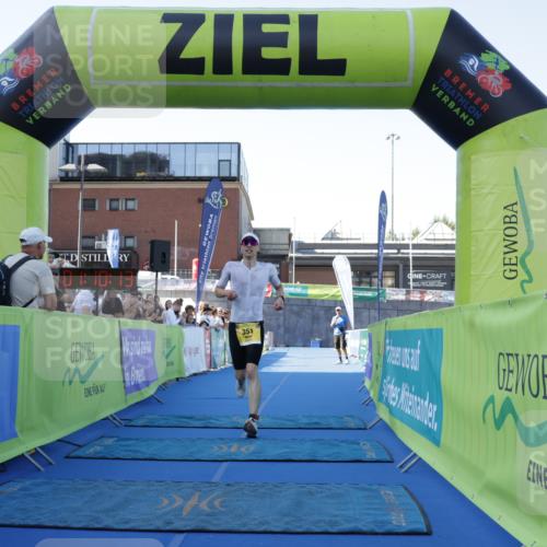 09.08.2026 - GEWOBA Citytriathlon Bremen Yannick Fuchs http://msf.ph/oto/9932277 09.08.2026 11:10:17 Ziel 351 meine-sportfotos.de