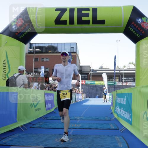 09.08.2026 - GEWOBA Citytriathlon Bremen Yannick Fuchs http://msf.ph/oto/9932282 09.08.2026 11:10:18 Ziel 351 meine-sportfotos.de