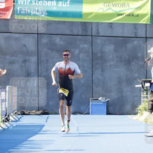 09.08.2026 - GEWOBA Citytriathlon Bremen Yannick Fuchs http://msf.ph/oto/9932286 09.08.2026 11:10:42 Ziel 387 meine-sportfotos.de