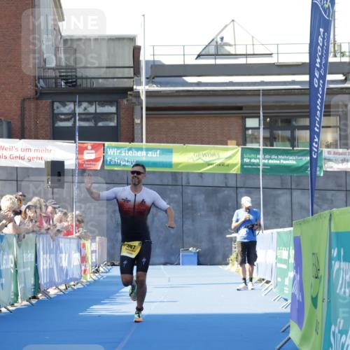 09.08.2026 - GEWOBA Citytriathlon Bremen Yannick Fuchs http://msf.ph/oto/9932294 09.08.2026 11:10:46 Ziel 387 meine-sportfotos.de