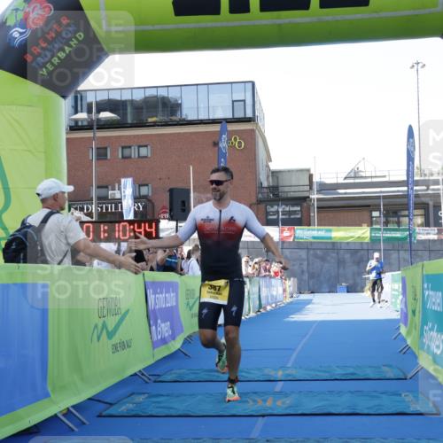 09.08.2026 - GEWOBA Citytriathlon Bremen Yannick Fuchs http://msf.ph/oto/9932306 09.08.2026 11:10:48 Ziel 387 meine-sportfotos.de