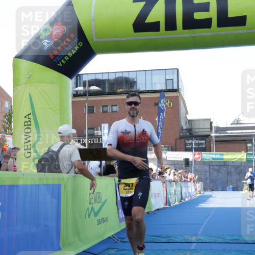 09.08.2026 - GEWOBA Citytriathlon Bremen Yannick Fuchs http://msf.ph/oto/9932313 09.08.2026 11:10:49 Ziel 387 meine-sportfotos.de