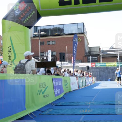09.08.2026 - GEWOBA Citytriathlon Bremen Yannick Fuchs http://msf.ph/oto/9932324 09.08.2026 11:11:02 Ziel  meine-sportfotos.de