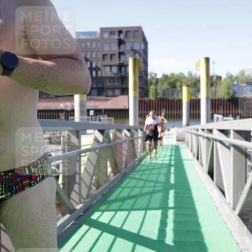 09.08.2026 - GEWOBA Citytriathlon Bremen Yannick Fuchs http://msf.ph/oto/9932392 09.08.2026 10:23:20 Schwimmen 243, 420, 509, 527, 530 meine-sportfotos.de
