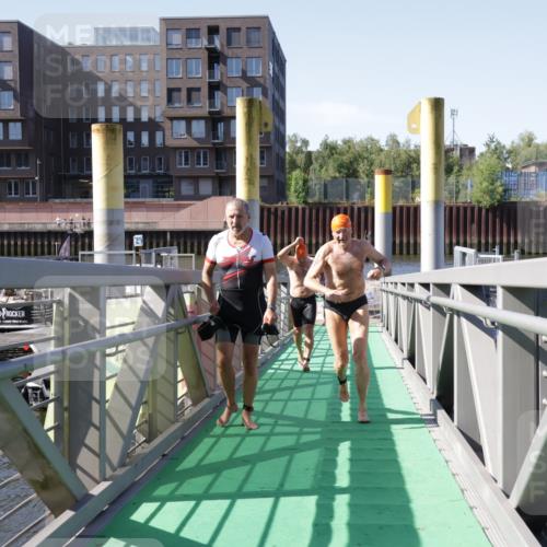 09.08.2026 - GEWOBA Citytriathlon Bremen Yannick Fuchs http://msf.ph/oto/9932394 09.08.2026 10:23:25 Schwimmen 243, 420, 423, 509, 530 meine-sportfotos.de
