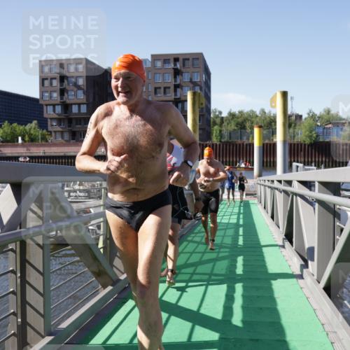 09.08.2026 - GEWOBA Citytriathlon Bremen Yannick Fuchs http://msf.ph/oto/9932401 09.08.2026 10:23:27 Schwimmen 243, 420, 423, 436, 530 meine-sportfotos.de