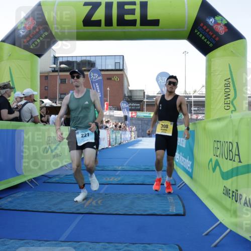 09.08.2026 - GEWOBA Citytriathlon Bremen Yannick Fuchs http://msf.ph/oto/9932404 09.08.2026 11:14:06 Ziel 221, 308 meine-sportfotos.de