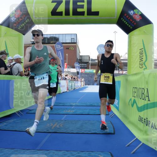 09.08.2026 - GEWOBA Citytriathlon Bremen Yannick Fuchs http://msf.ph/oto/9932406 09.08.2026 11:14:06 Ziel 221, 308 meine-sportfotos.de