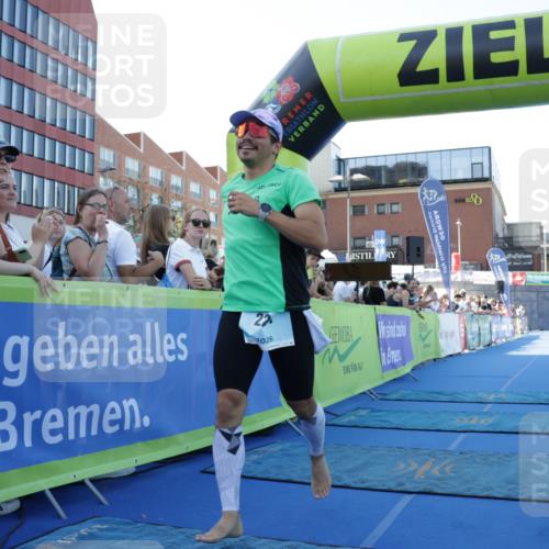 09.08.2026 - GEWOBA Citytriathlon Bremen Yannick Fuchs http://msf.ph/oto/9932415 09.08.2026 11:14:07 Ziel 221, 308 meine-sportfotos.de