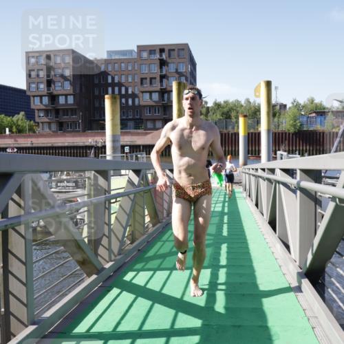 09.08.2026 - GEWOBA Citytriathlon Bremen Yannick Fuchs http://msf.ph/oto/9932418 09.08.2026 10:23:36 Schwimmen 207, 243, 249, 420, 423, 426, 436, 459, 530 meine-sportfotos.de
