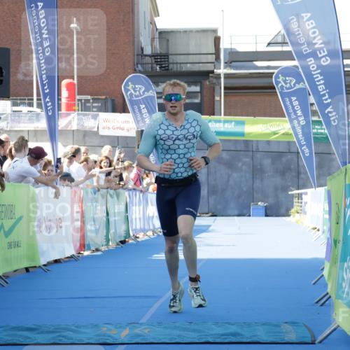 09.08.2026 - GEWOBA Citytriathlon Bremen Yannick Fuchs http://msf.ph/oto/9932426 09.08.2026 11:14:33 Ziel 314 meine-sportfotos.de