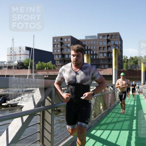 09.08.2026 - GEWOBA Citytriathlon Bremen Yannick Fuchs http://msf.ph/oto/9932450 09.08.2026 10:24:03 Schwimmen 131, 215, 424, 425, 451, 521 meine-sportfotos.de