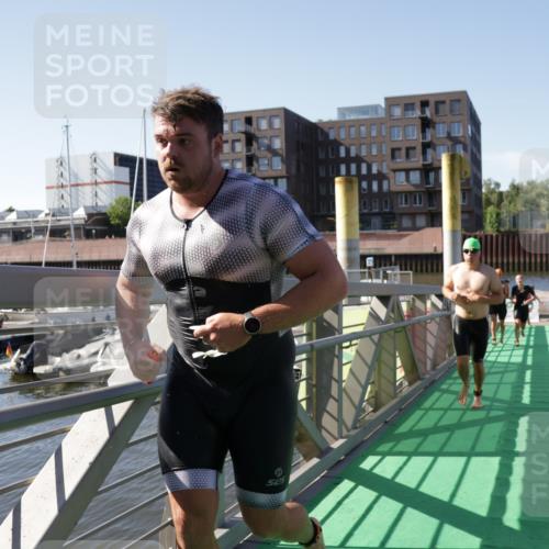 09.08.2026 - GEWOBA Citytriathlon Bremen Yannick Fuchs http://msf.ph/oto/9932452 09.08.2026 10:24:04 Schwimmen 131, 215, 424, 425, 451, 521 meine-sportfotos.de