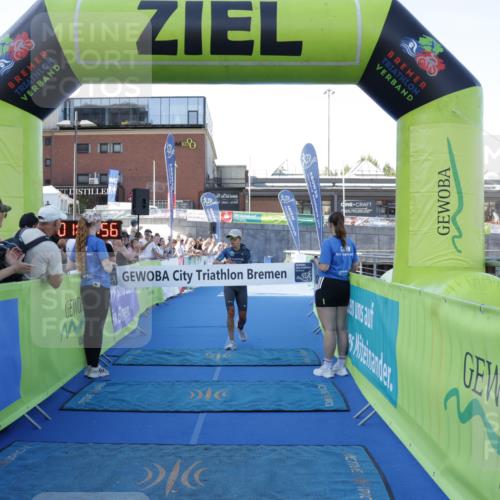 09.08.2026 - GEWOBA Citytriathlon Bremen Yannick Fuchs http://msf.ph/oto/9932455 09.08.2026 11:15:00 Ziel 358, 517 meine-sportfotos.de