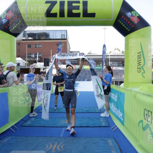 09.08.2026 - GEWOBA Citytriathlon Bremen Yannick Fuchs http://msf.ph/oto/9932484 09.08.2026 11:15:04 Ziel 358, 517 meine-sportfotos.de