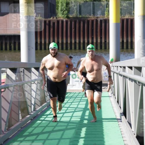 09.08.2026 - GEWOBA Citytriathlon Bremen Yannick Fuchs http://msf.ph/oto/9932485 09.08.2026 10:24:16 Schwimmen 193, 195, 215, 424, 425, 444, 521 meine-sportfotos.de