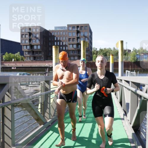 09.08.2026 - GEWOBA Citytriathlon Bremen Yannick Fuchs http://msf.ph/oto/9932503 09.08.2026 10:24:28 Schwimmen 87, 103, 195, 209, 217, 409, 435, 444 meine-sportfotos.de