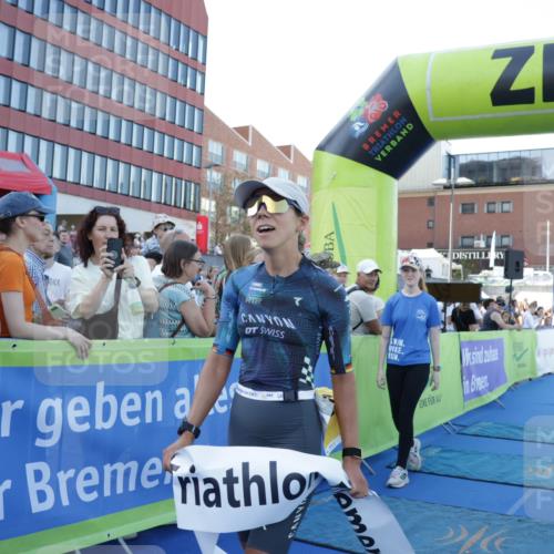 09.08.2026 - GEWOBA Citytriathlon Bremen Yannick Fuchs http://msf.ph/oto/9932507 09.08.2026 11:15:09 Ziel  meine-sportfotos.de