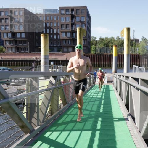09.08.2026 - GEWOBA Citytriathlon Bremen Yannick Fuchs http://msf.ph/oto/9932509 09.08.2026 10:24:31 Schwimmen 47, 87, 103, 195, 209, 217, 409, 435 meine-sportfotos.de