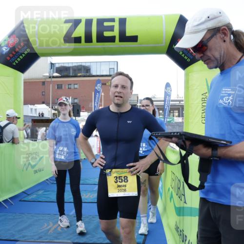 09.08.2026 - GEWOBA Citytriathlon Bremen Yannick Fuchs http://msf.ph/oto/9932514 09.08.2026 11:15:11 Ziel  meine-sportfotos.de