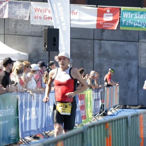 09.08.2026 - GEWOBA Citytriathlon Bremen Yannick Fuchs http://msf.ph/oto/9932516 09.08.2026 11:15:16 Ziel 416 meine-sportfotos.de