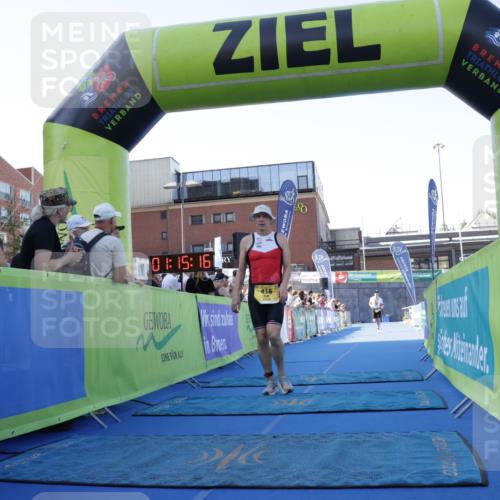 09.08.2026 - GEWOBA Citytriathlon Bremen Yannick Fuchs http://msf.ph/oto/9932525 09.08.2026 11:15:20 Ziel 416, 529 meine-sportfotos.de