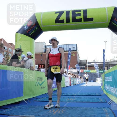 09.08.2026 - GEWOBA Citytriathlon Bremen Yannick Fuchs http://msf.ph/oto/9932527 09.08.2026 11:15:22 Ziel 416, 529 meine-sportfotos.de