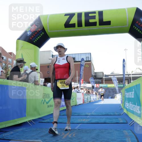 09.08.2026 - GEWOBA Citytriathlon Bremen Yannick Fuchs http://msf.ph/oto/9932529 09.08.2026 11:15:22 Ziel 416, 529 meine-sportfotos.de