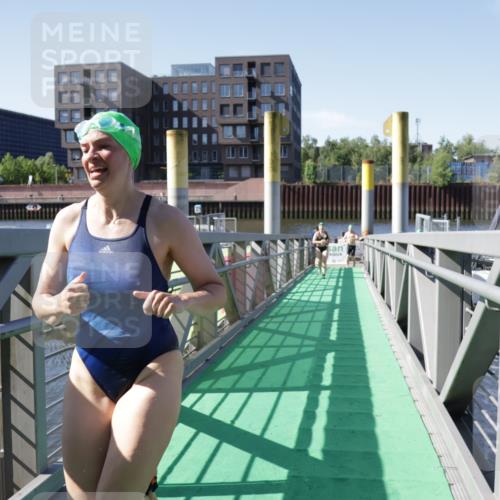 09.08.2026 - GEWOBA Citytriathlon Bremen Yannick Fuchs http://msf.ph/oto/9932533 09.08.2026 10:24:38 Schwimmen 47, 87, 103, 143, 209, 217, 409, 435 meine-sportfotos.de