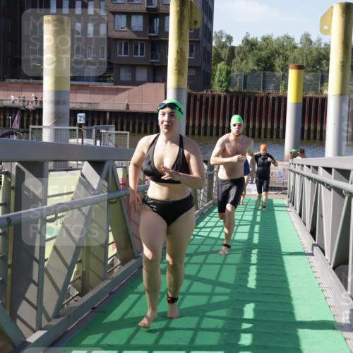 09.08.2026 - GEWOBA Citytriathlon Bremen Yannick Fuchs http://msf.ph/oto/9932541 09.08.2026 10:24:42 Schwimmen 47, 87, 109, 143, 209, 235, 512 meine-sportfotos.de