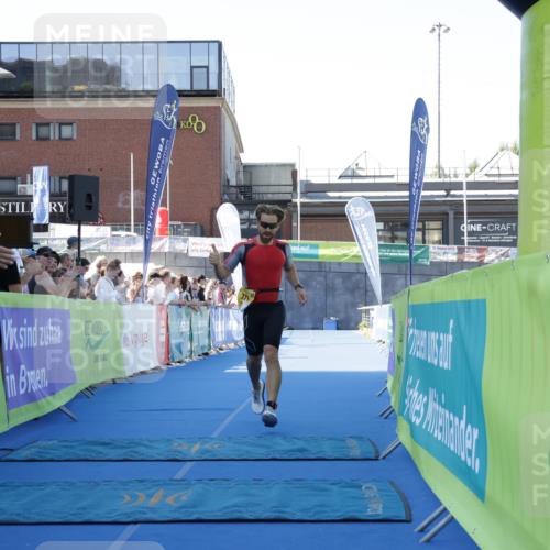 09.08.2026 - GEWOBA Citytriathlon Bremen Yannick Fuchs http://msf.ph/oto/9932549 09.08.2026 11:15:35 Ziel 377 meine-sportfotos.de