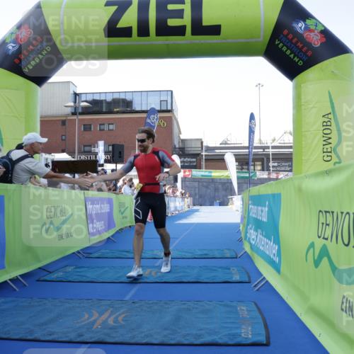 09.08.2026 - GEWOBA Citytriathlon Bremen Yannick Fuchs http://msf.ph/oto/9932558 09.08.2026 11:15:36 Ziel 377 meine-sportfotos.de