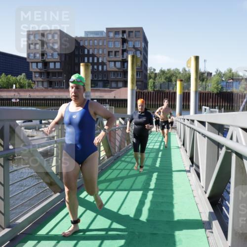 09.08.2026 - GEWOBA Citytriathlon Bremen Yannick Fuchs http://msf.ph/oto/9932565 09.08.2026 10:24:48 Schwimmen 17, 47, 109, 143, 177, 209, 235, 512 meine-sportfotos.de