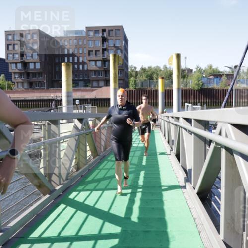 09.08.2026 - GEWOBA Citytriathlon Bremen Yannick Fuchs http://msf.ph/oto/9932566 09.08.2026 10:24:49 Schwimmen 17, 47, 109, 143, 177, 235, 491, 512 meine-sportfotos.de