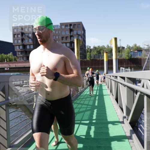09.08.2026 - GEWOBA Citytriathlon Bremen Yannick Fuchs http://msf.ph/oto/9932582 09.08.2026 10:24:55 Schwimmen 17, 89, 99, 109, 119, 143, 175, 177, 235, 434, 491, 512 meine-sportfotos.de