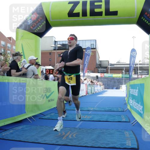 09.08.2026 - GEWOBA Citytriathlon Bremen Yannick Fuchs http://msf.ph/oto/9932592 09.08.2026 11:15:55 Ziel 322, 523 meine-sportfotos.de